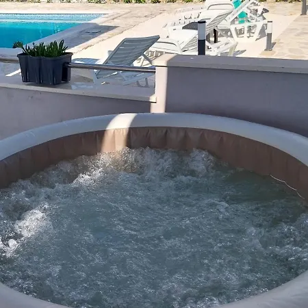 House M&a&k With Swimming Pool Kaštel Štafilić