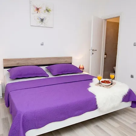 House M&a&k With Swimming Pool Kaštel Štafilić
